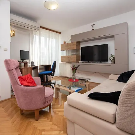 Apartment Split2