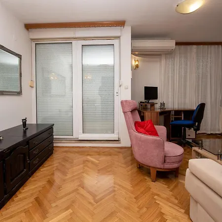 Split2 Apartment *