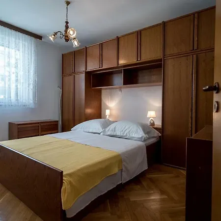 Split2 Apartment *