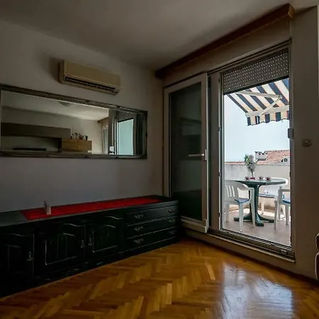 Split2 Apartment
