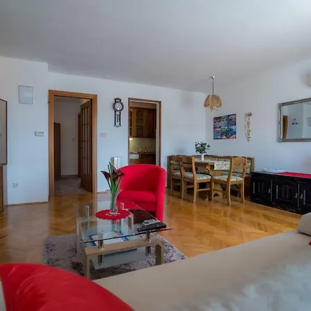 Split2 Apartment Split