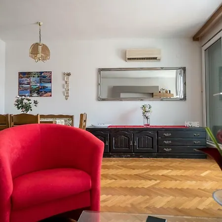 Split2 Apartment *